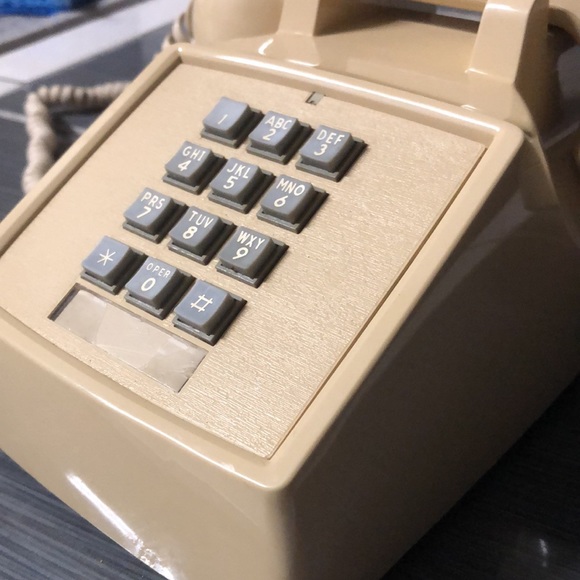 Vintage Cortelco 2500 push button telephone - Picture 14 of 14